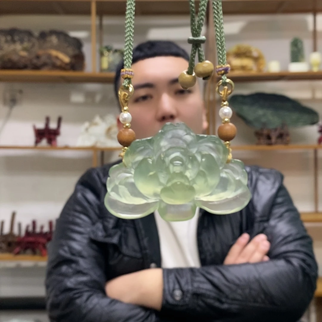 蛇纹石玉荷花未镶嵌