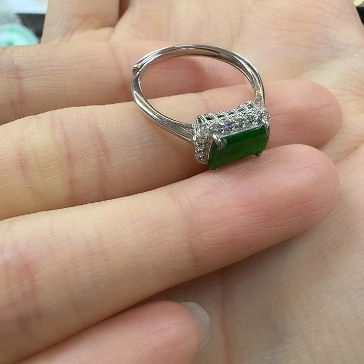 翡翠未镶嵌颈饰无事牌戒指