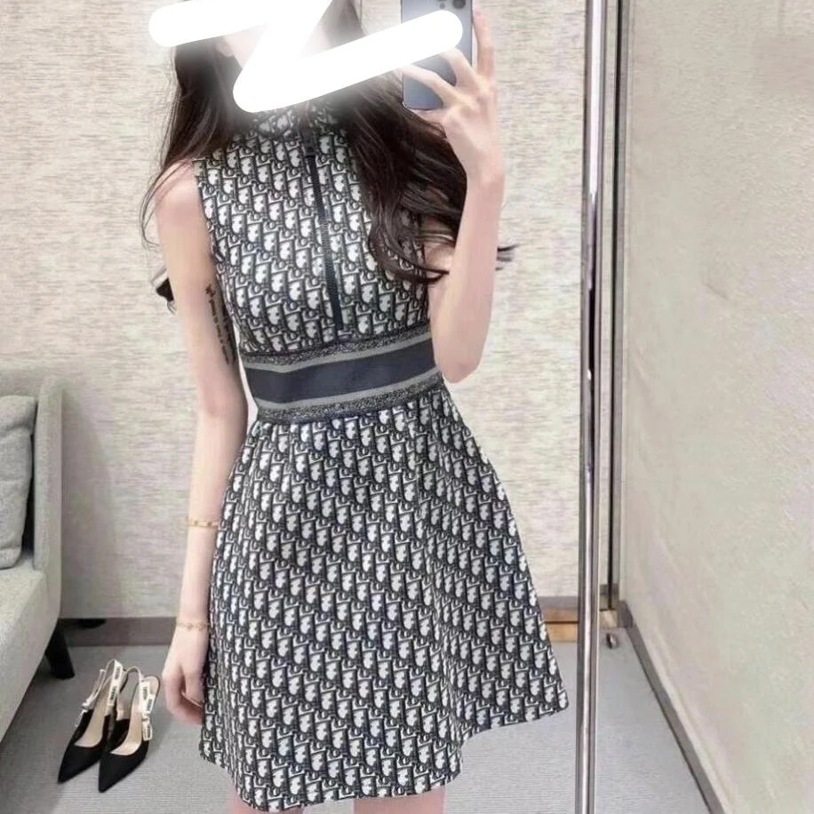 全新未使用 DIOR/迪奥 001704 半拉链高腰A字无袖连衣裙 40码