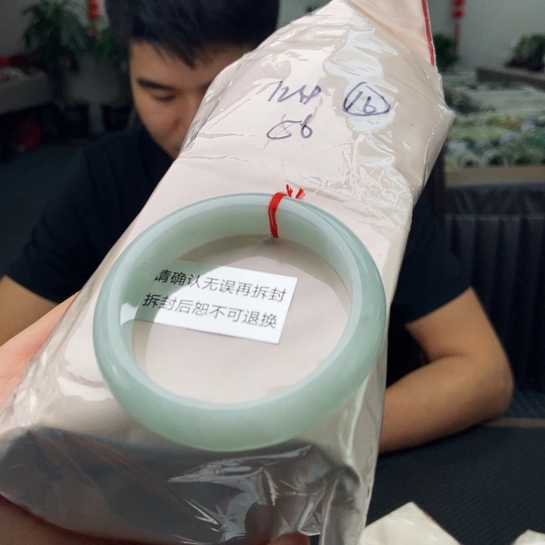 未镶嵌手镯翡翠颜色多样性发拍一发一