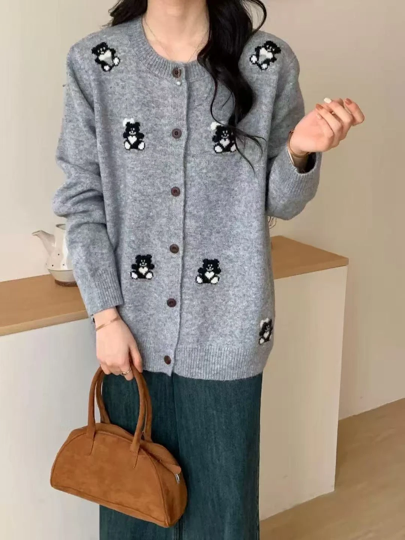 9900大码女装小熊提花圆领针织衫开衫女设计感宽松百搭减龄上衣