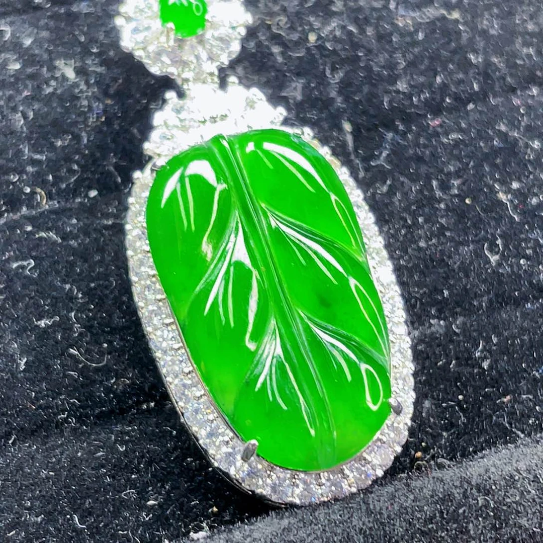 翡翠未镶嵌颈饰8，