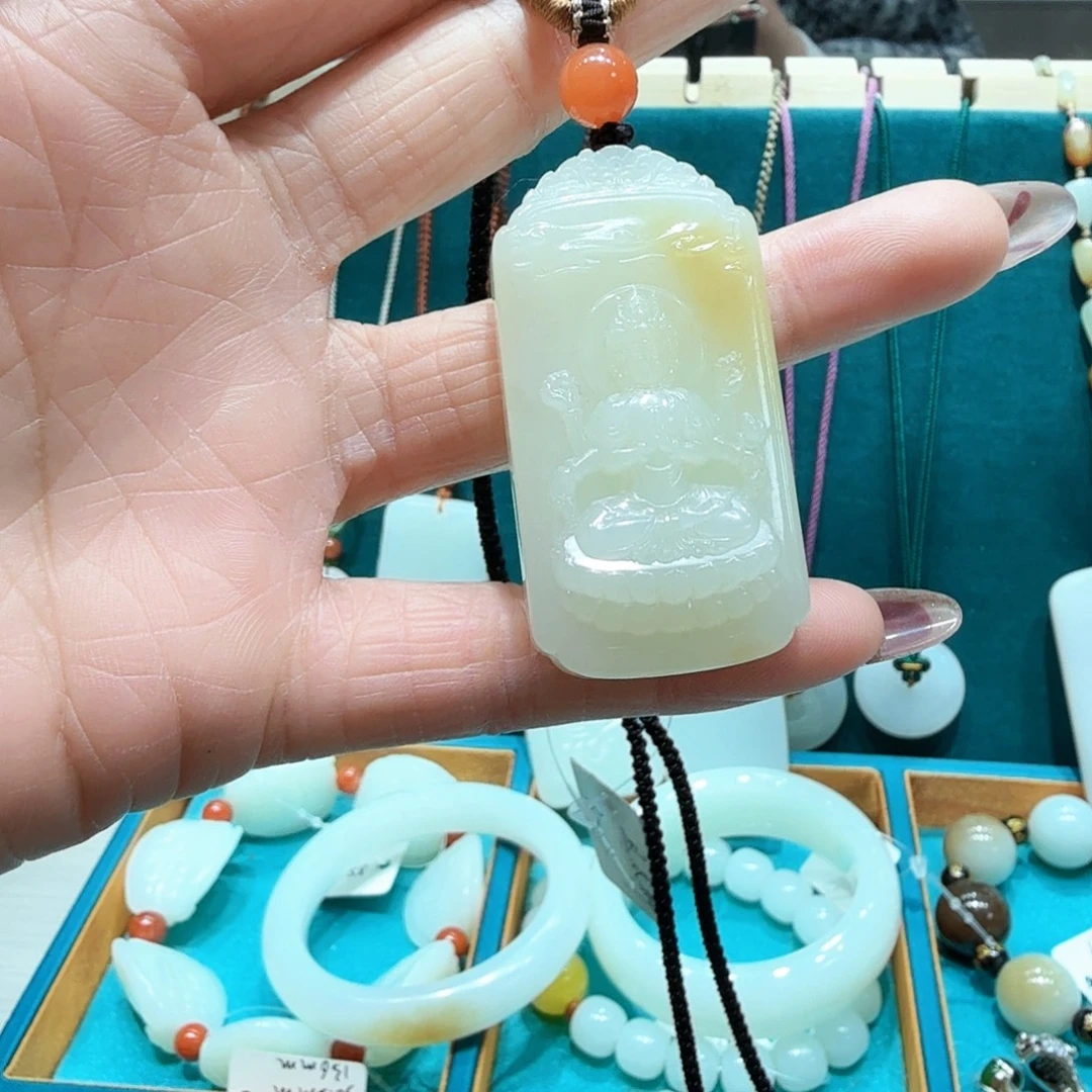 和田玉（糖玉）未镶嵌颈饰