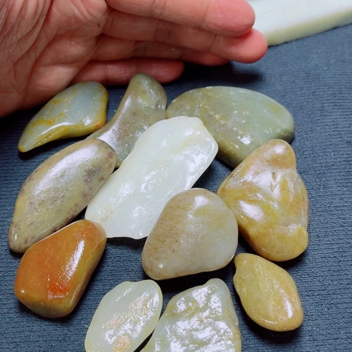 和田玉未镶嵌珠宝奇石