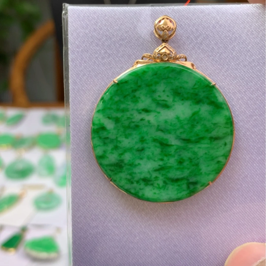 【闪购商品】翡翠颈饰18K金镶嵌翡翠