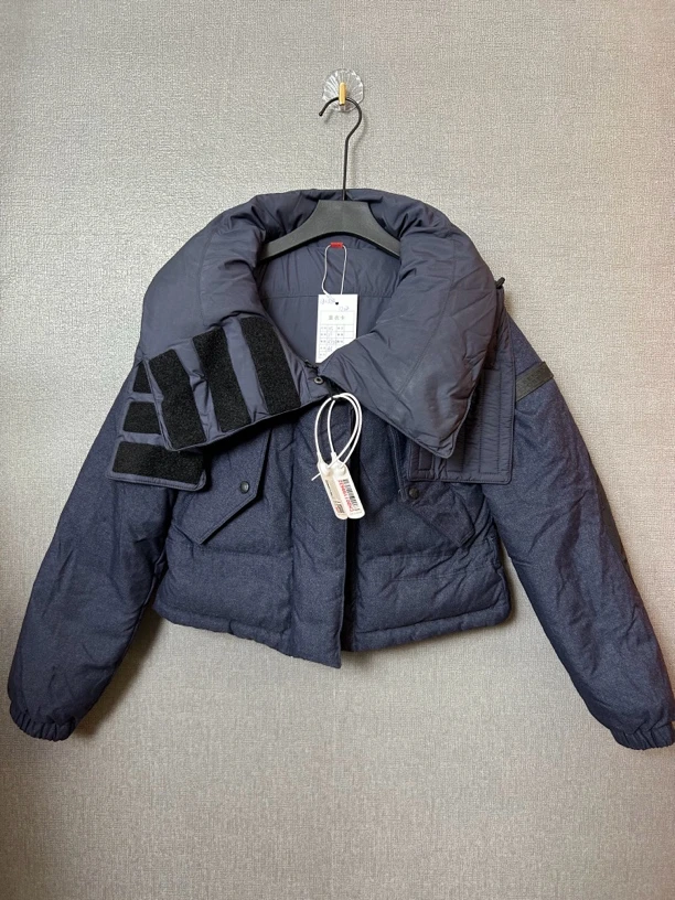 95新 BURBERRY/博柏利 蓝色短款鹅绒服