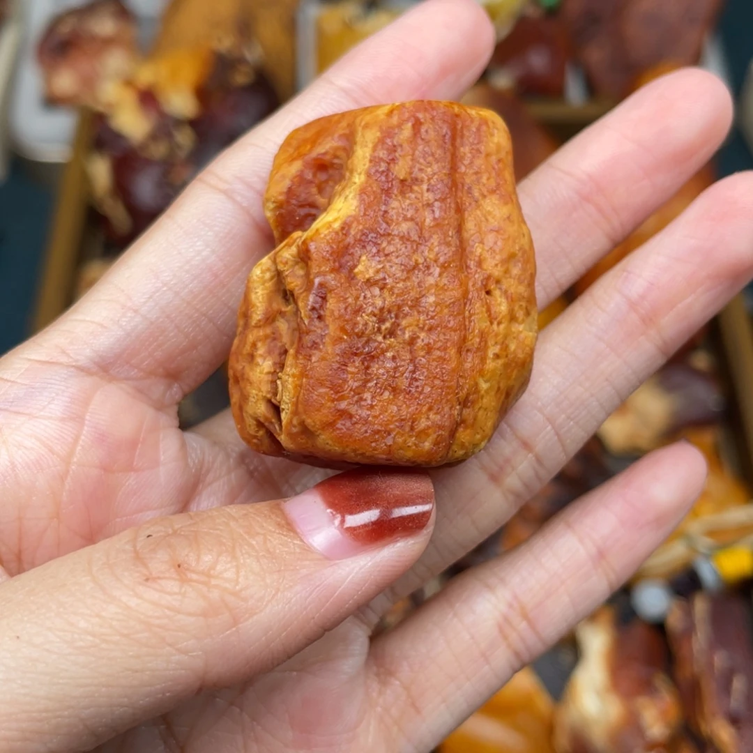 琥珀未镶嵌珠宝奇石