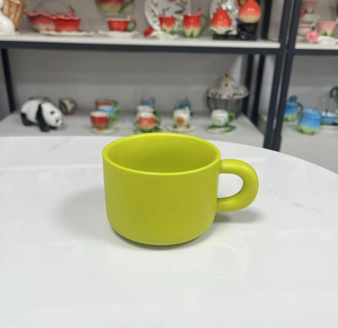 芥末绿马克杯
