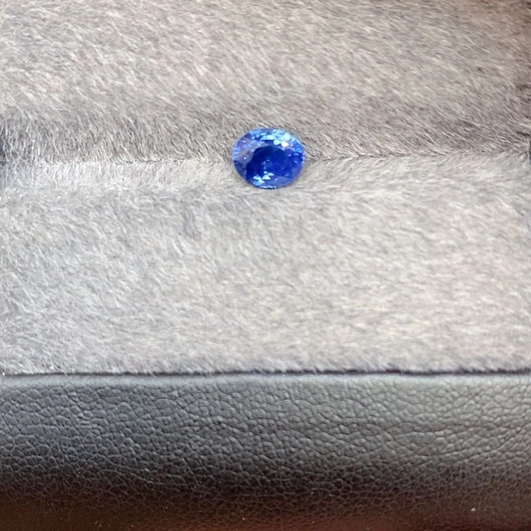 蓝宝石裸石未镶嵌1.05ct无烧皇家蓝吉尔德证