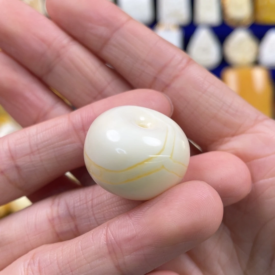 蜜蜡裸石未镶嵌琥珀蜜蜡扣子