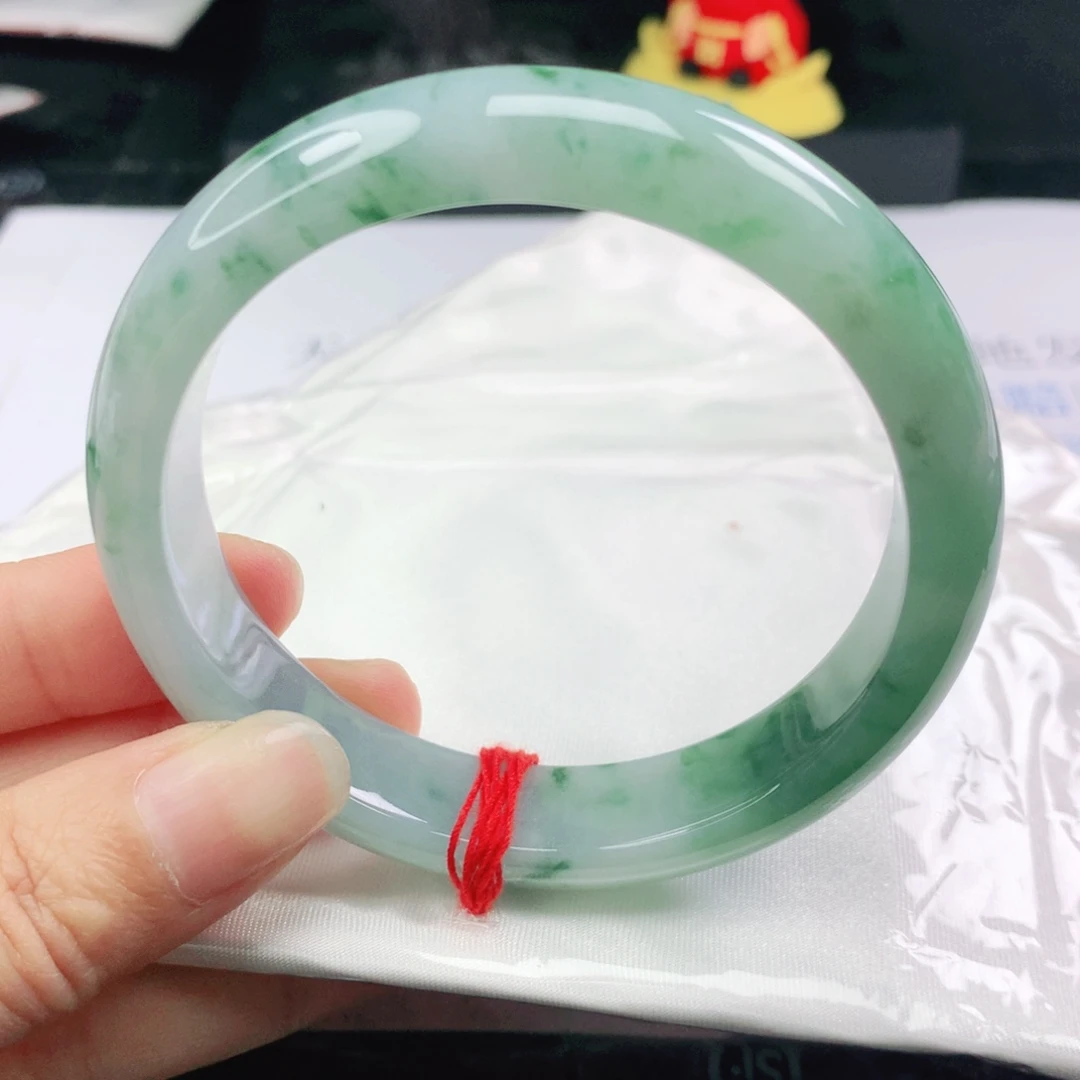 翡翠未镶嵌手镯正