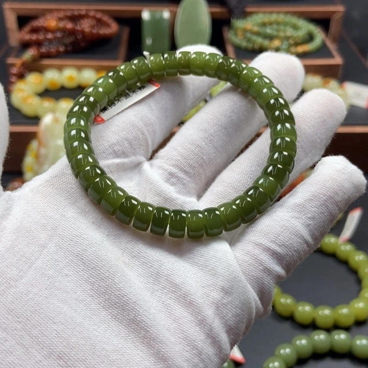 透闪石质玉未镶嵌手链