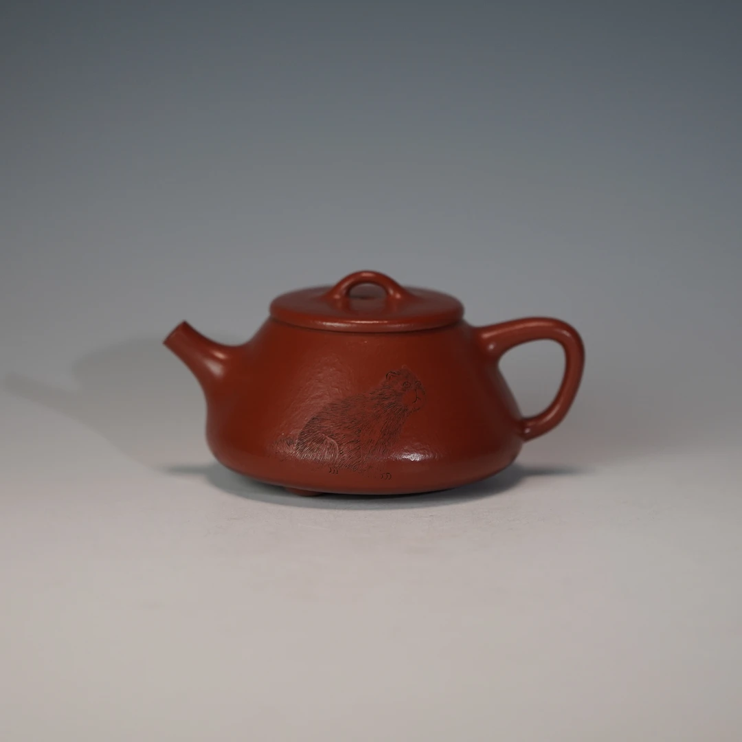 lot.21790 鲁号 朱泥平盖石瓢壶 130cc