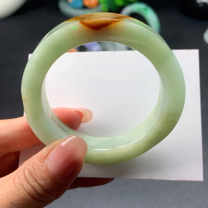 定制翡翠未镶嵌镯子
