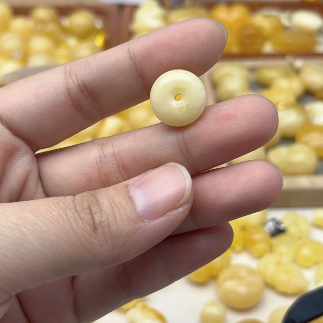 裸石蜜蜡未镶嵌配饰