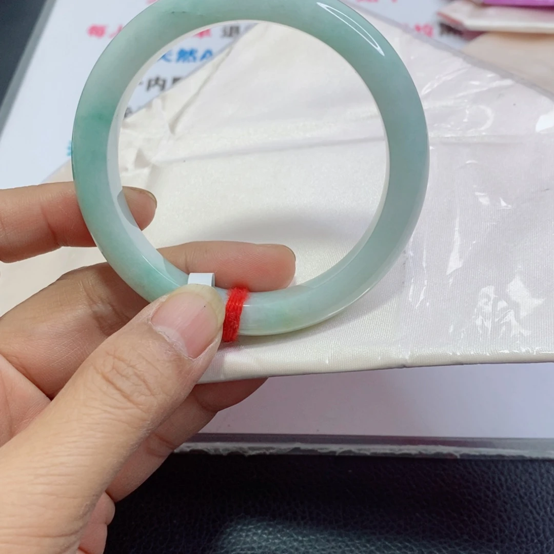 翡翠手镯未镶嵌求****手镯