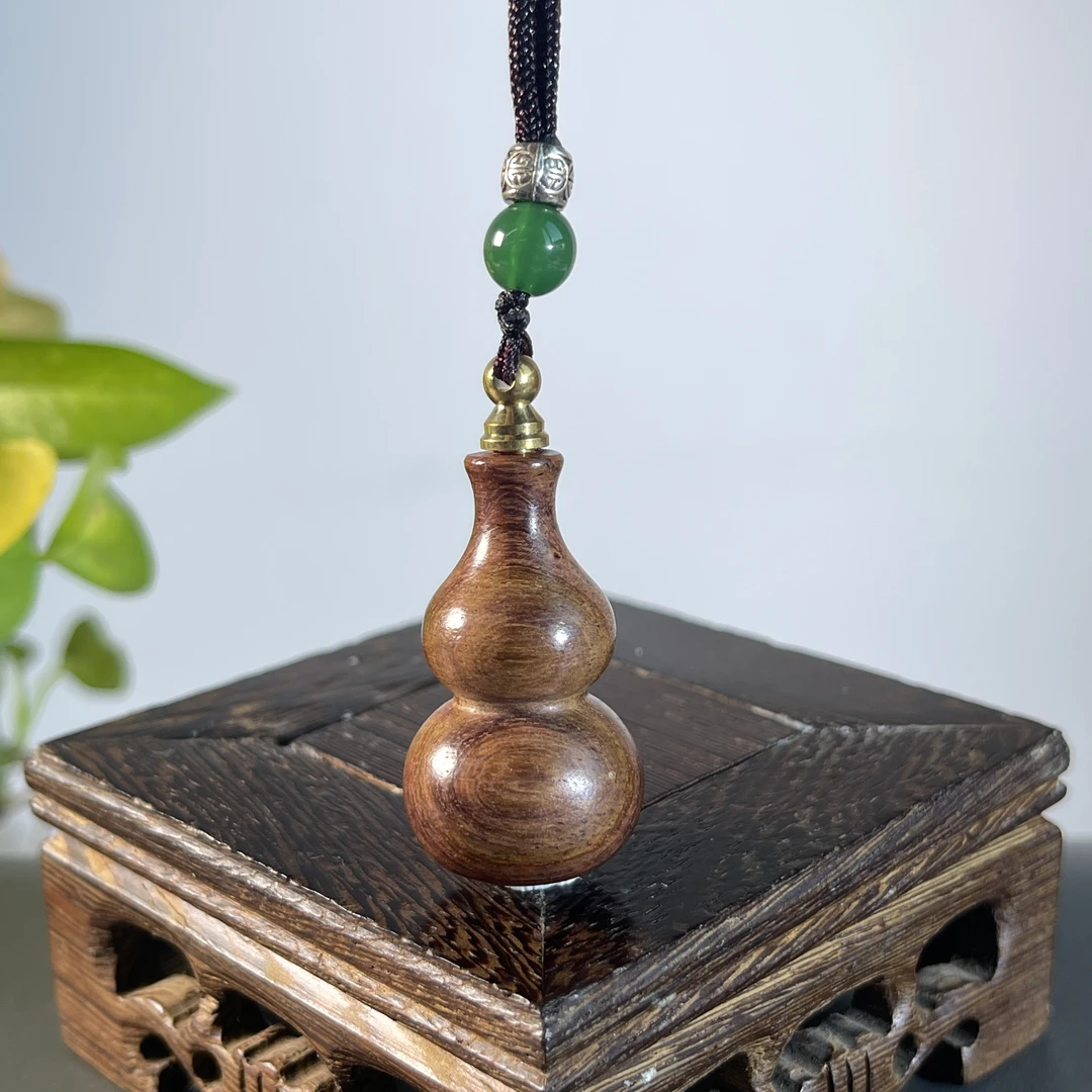 JCW10-08  海黄小葫芦  约：38*21mm