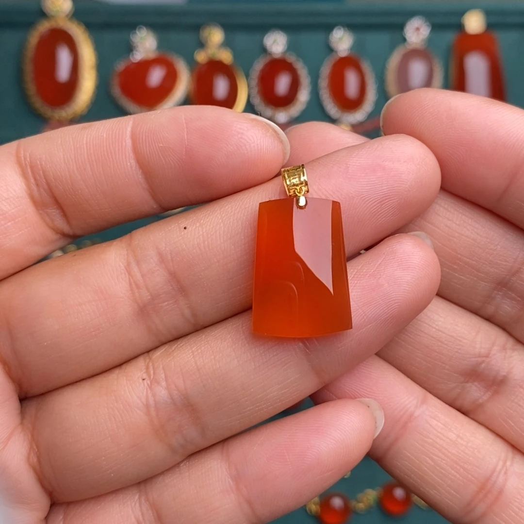 吊坠(不含链)18K金镶嵌南红玛瑙