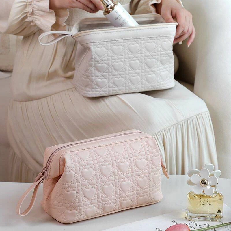 化妆包女2025新款高端大容量化妆品收纳袋高级旅行便携洗漱收纳包