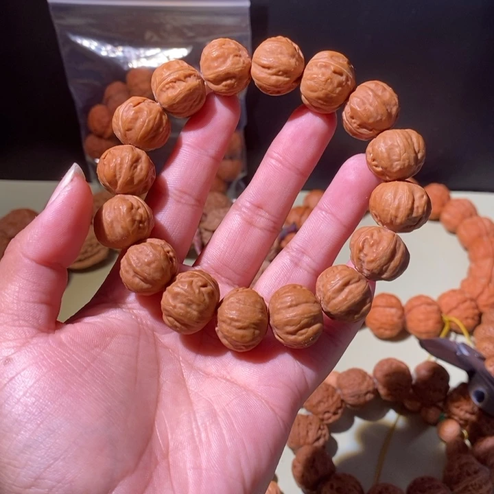 文玩核桃手串……25
