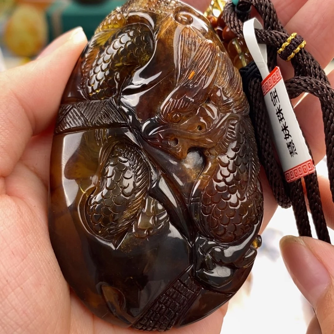 未镶嵌琥珀珠宝奇石