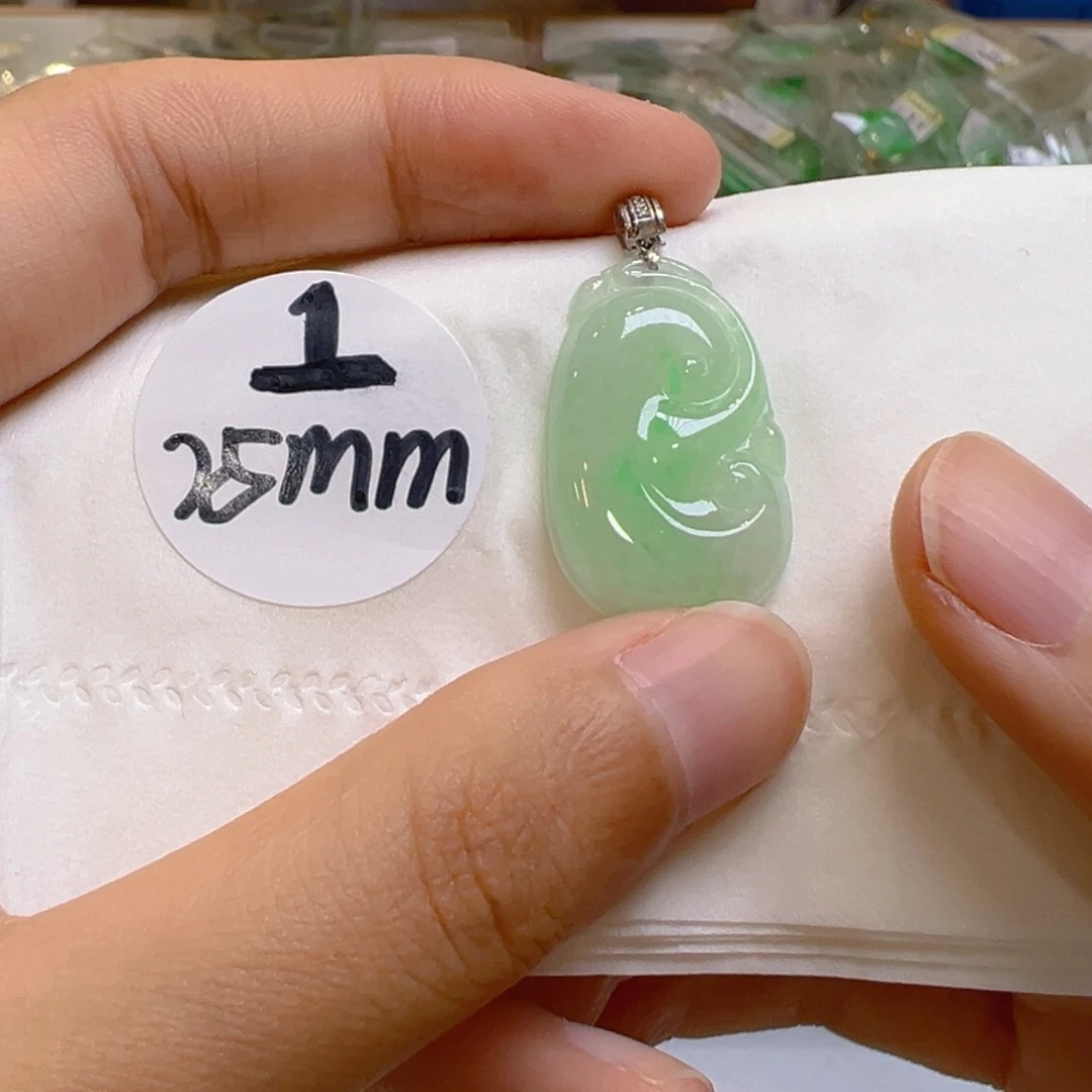 吊坠(不含链)18K金镶嵌翡翠