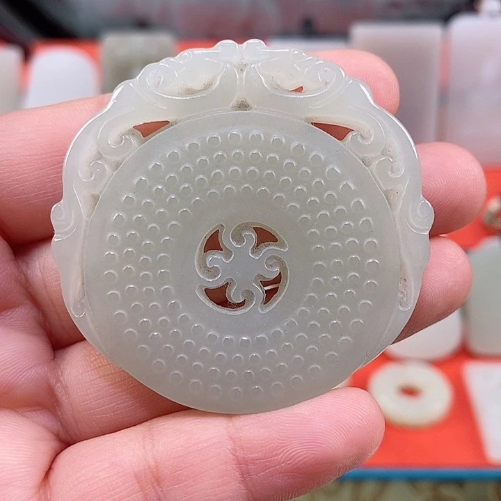 颈饰未镶嵌和田玉