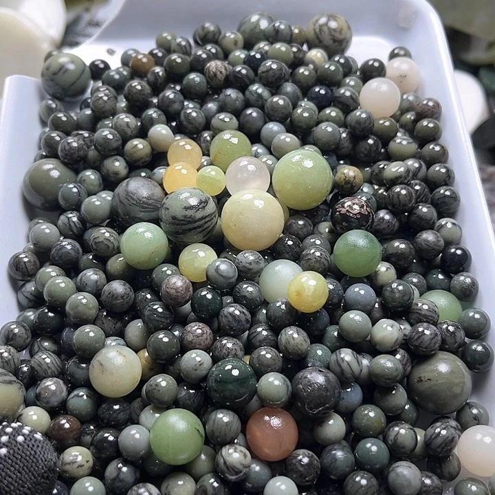 和田玉（糖玉）和田玉边角料9K金镶嵌红**栈