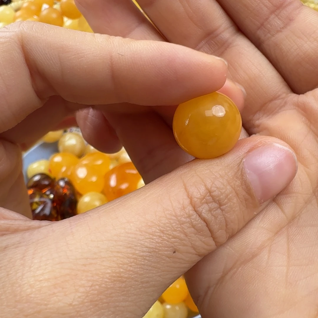 琥珀未镶嵌珠宝奇石