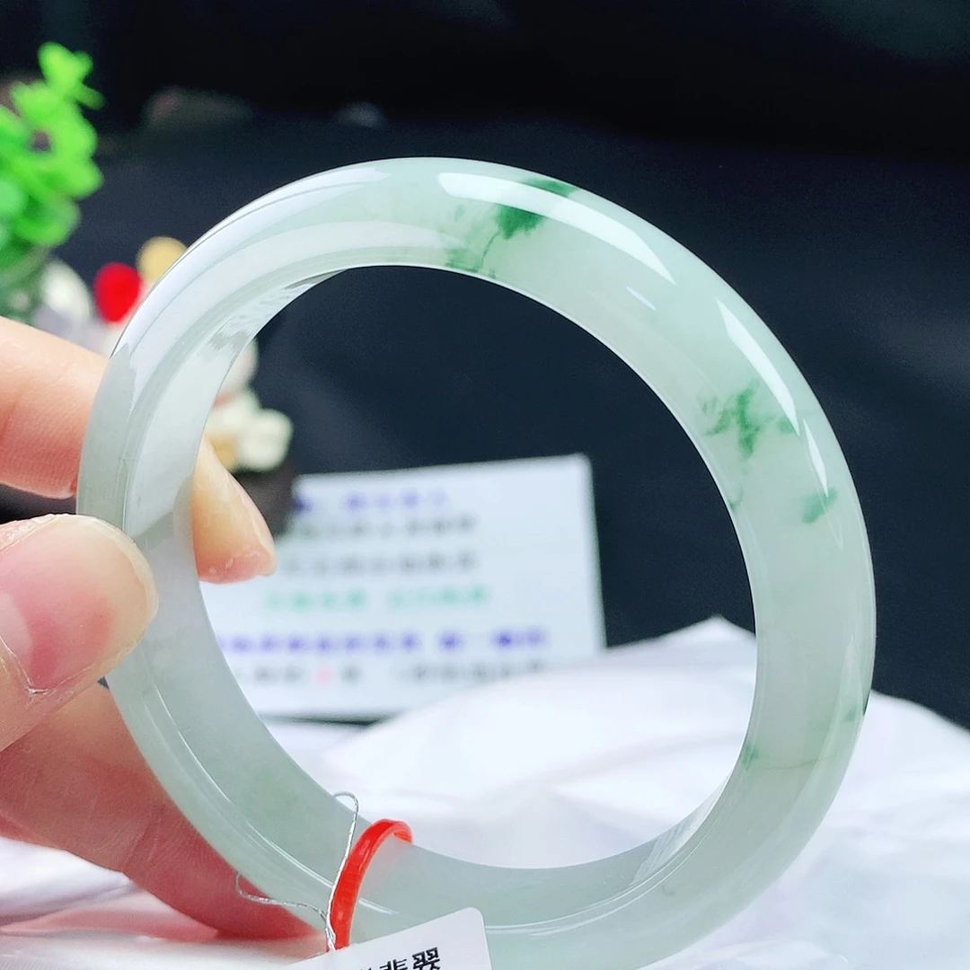 翡翠手镯未镶嵌57圈