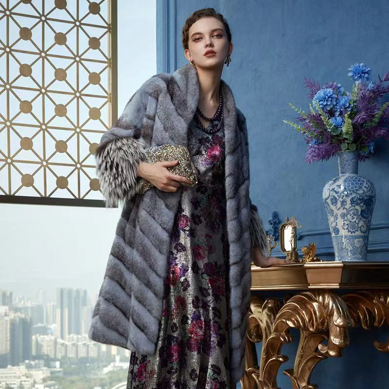 2025年冬季新款女装大衣女外套S24079