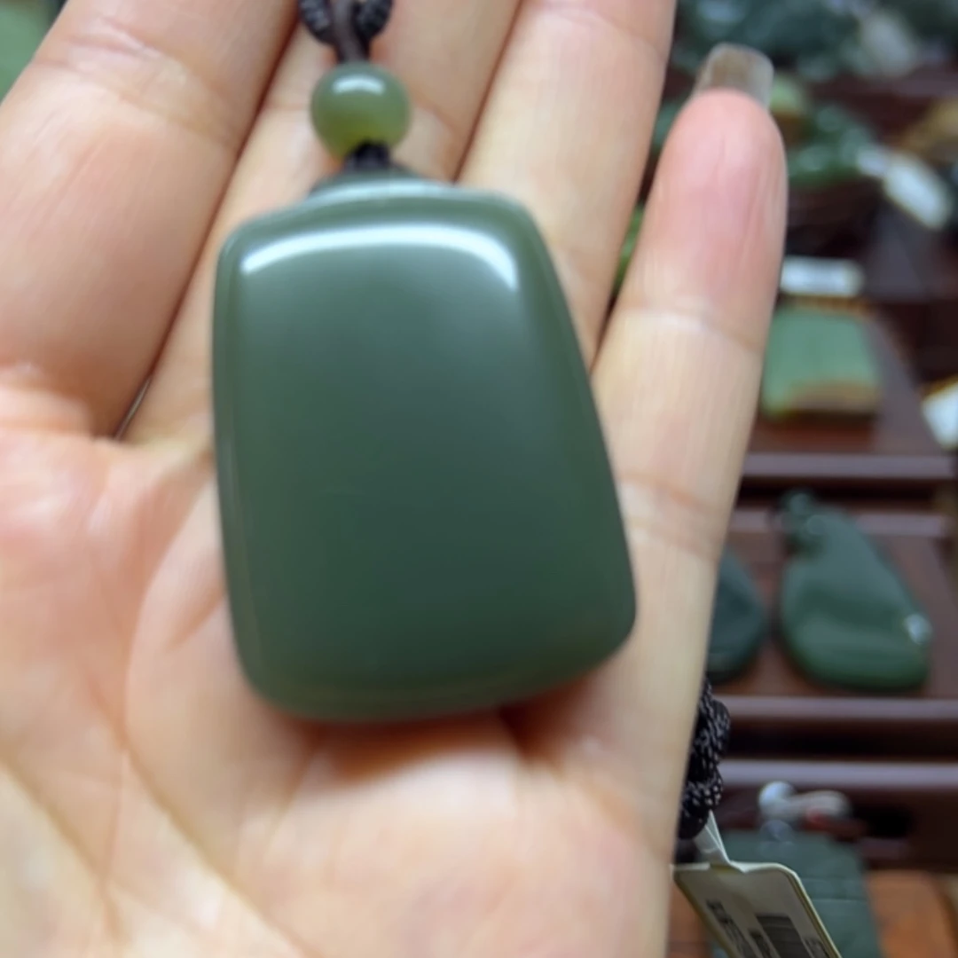 【闪购商品】颈饰未镶嵌岫岩老玉（透闪石质玉）平安牌