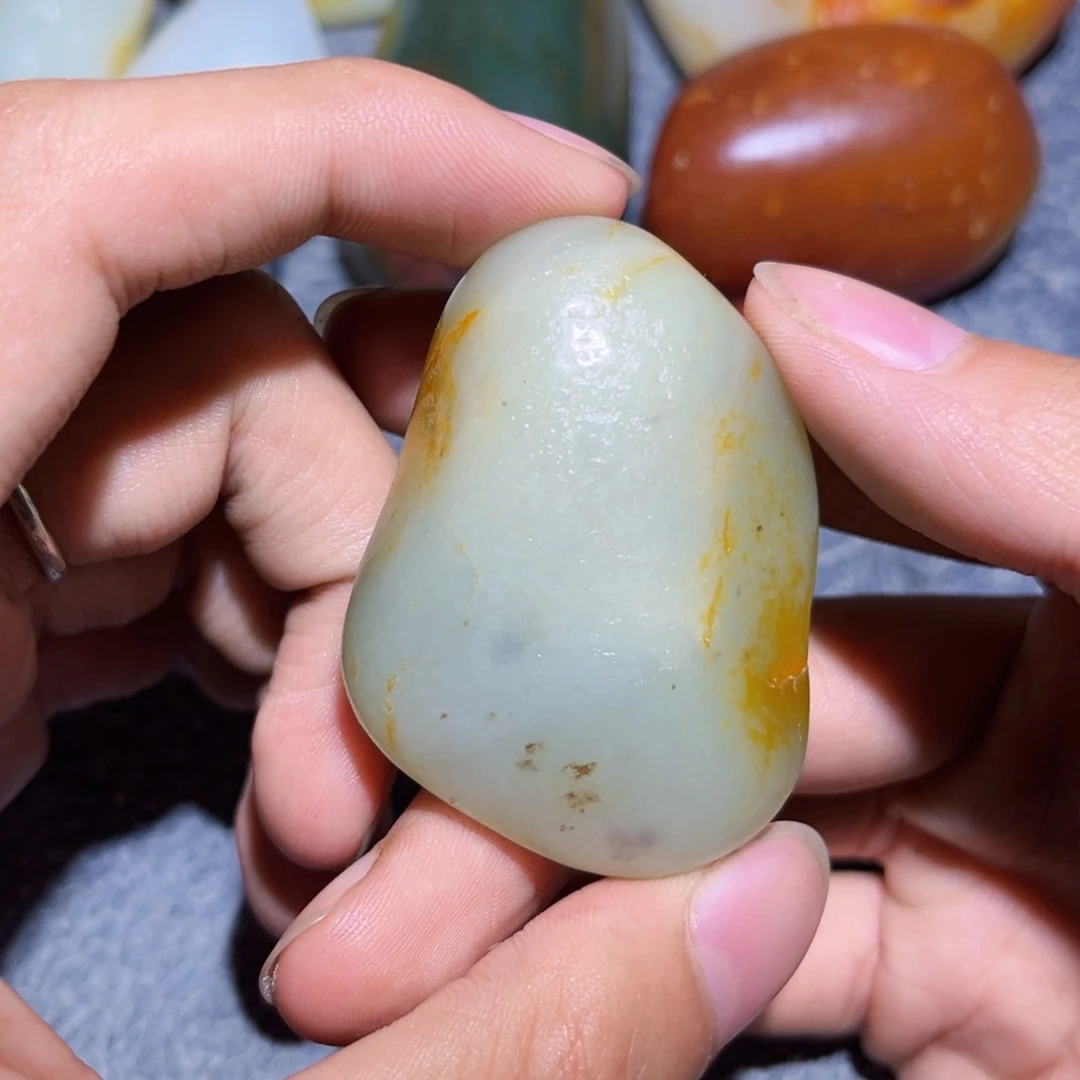 和田玉未镶嵌珠宝奇石