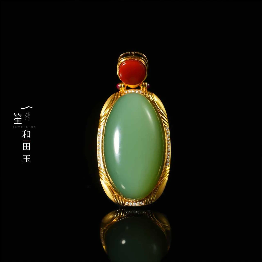 【一笙珠宝】收藏级和田玉高色粉青极细蛋面吊坠  YS23032