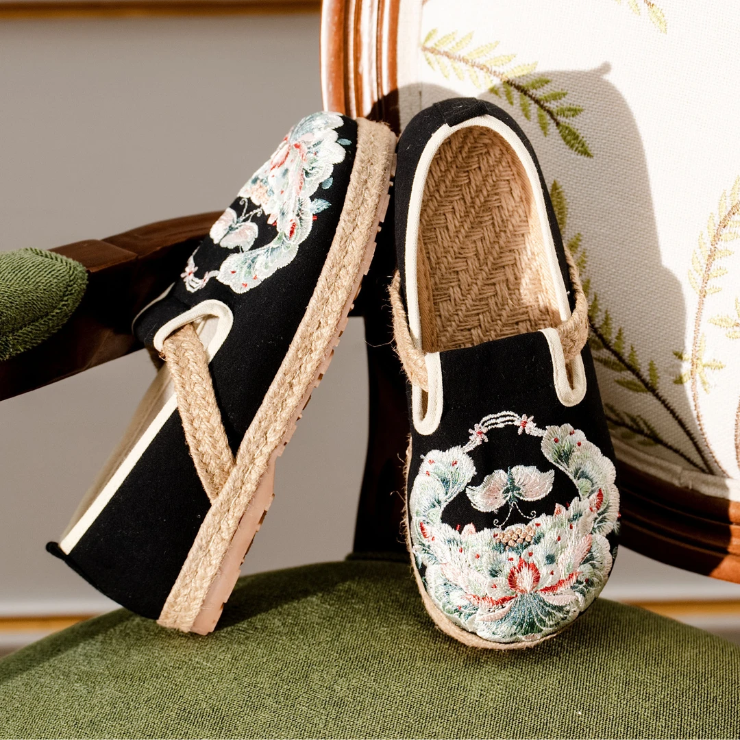 【玉莲】新款国风老北京布鞋复古新中式低帮浅口平底圆头绣花鞋女