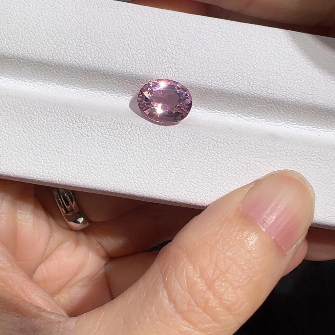 碧玺未镶嵌珠宝半成品2.74ct樱花粉阿富汗
