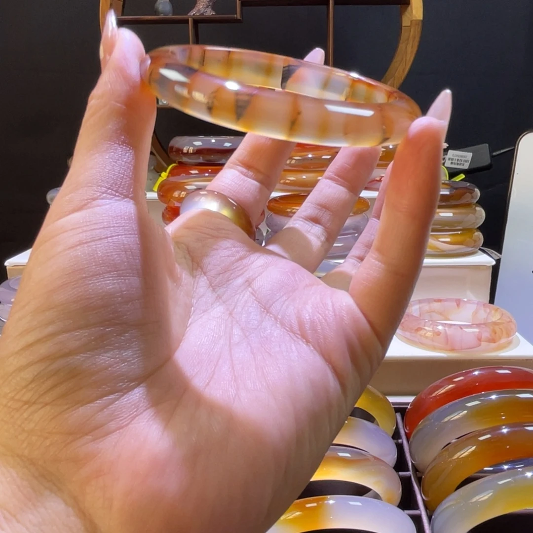 玛瑙/玉髓手镯未镶嵌