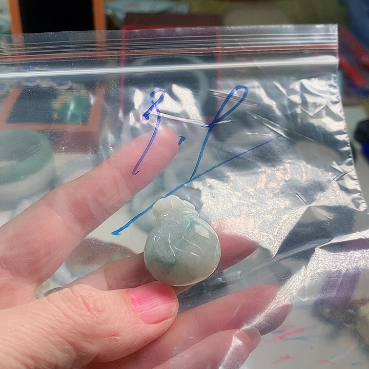 翡翠颈饰未镶嵌任*成品