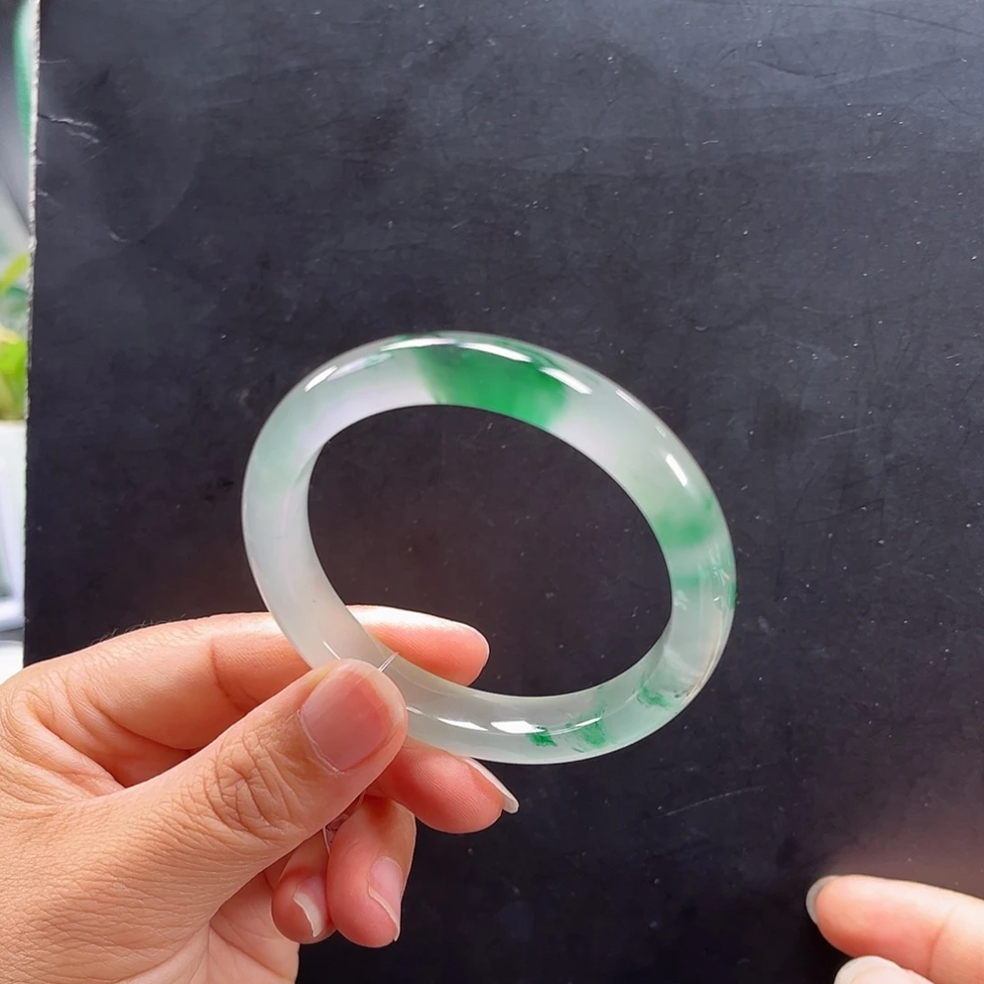 石英质玉未镶嵌手镯