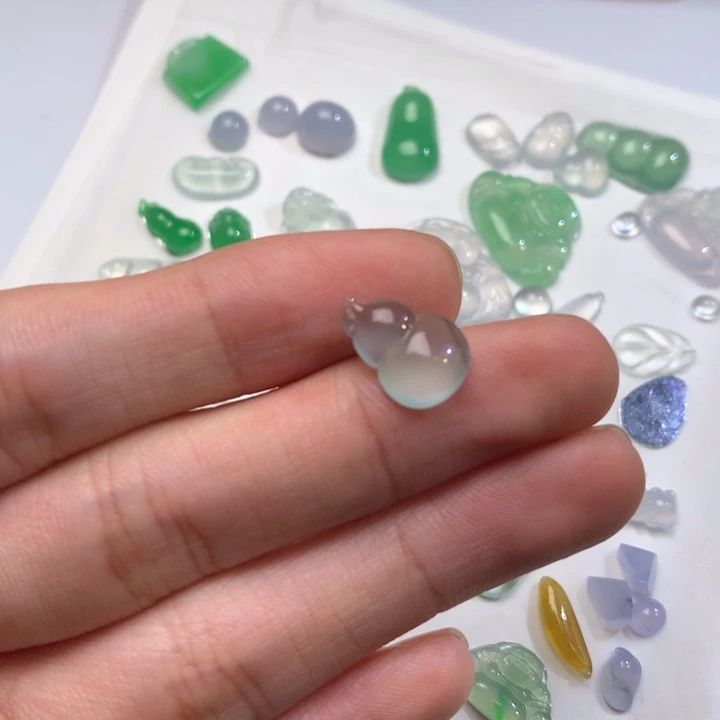 翡翠未镶嵌吊坠(不含链)葫芦