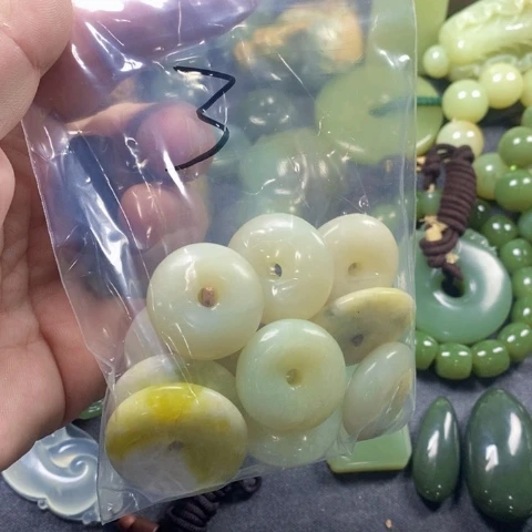 未镶嵌蛇纹石玉手链
