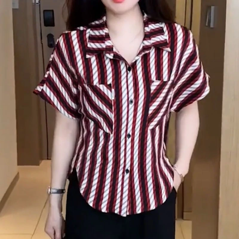时尚洋气高级短袖条纹衬衫休闲夏季新款气质妈妈显瘦宽松上衣小衫