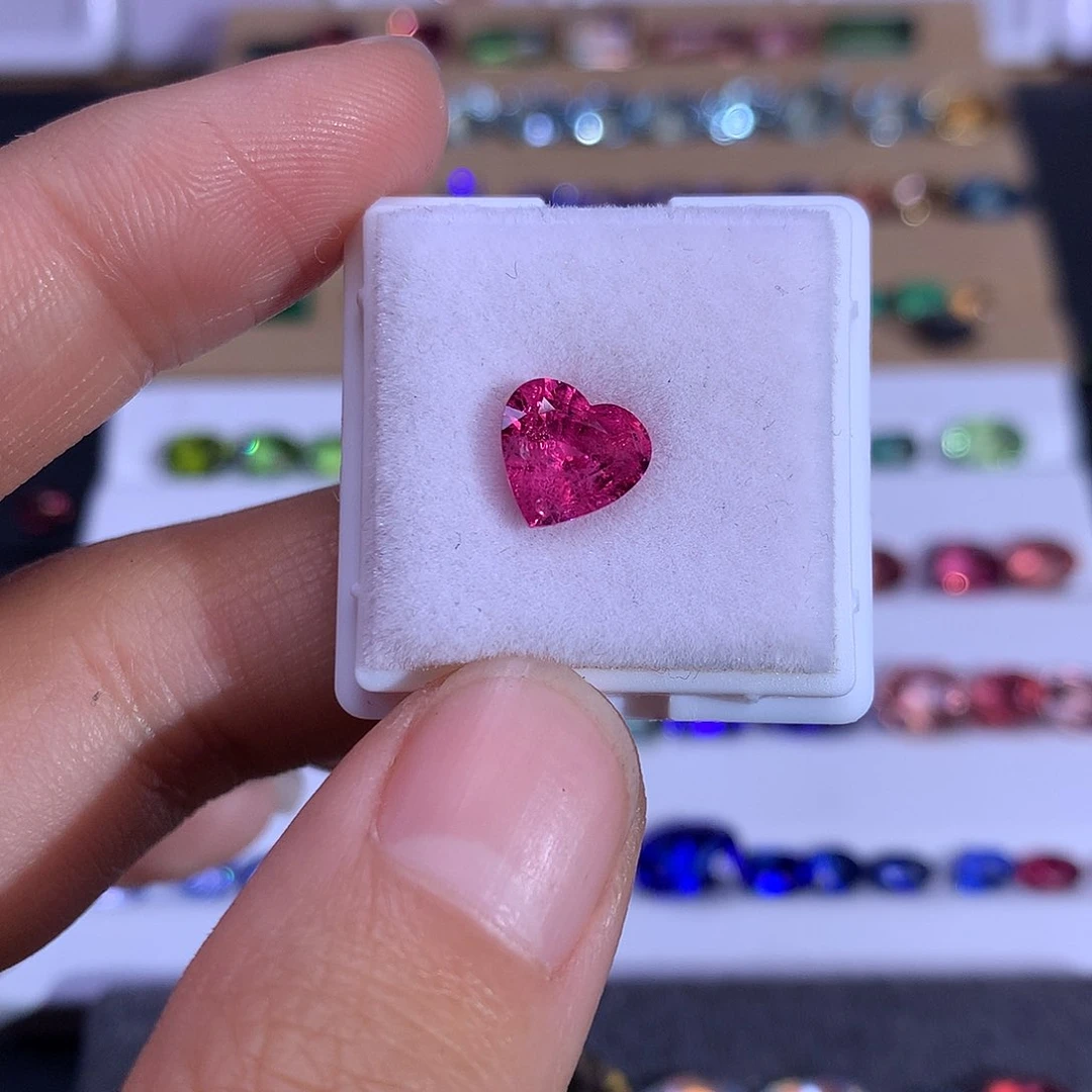 尖晶石裸石未镶嵌1.84ct
