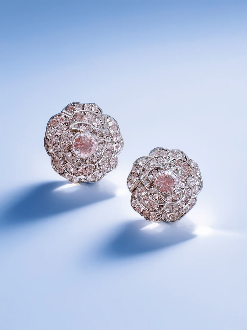 铜合金合成锆石耳饰 轻奢时尚法式气场全开晚宴满镶山茶花耳夹