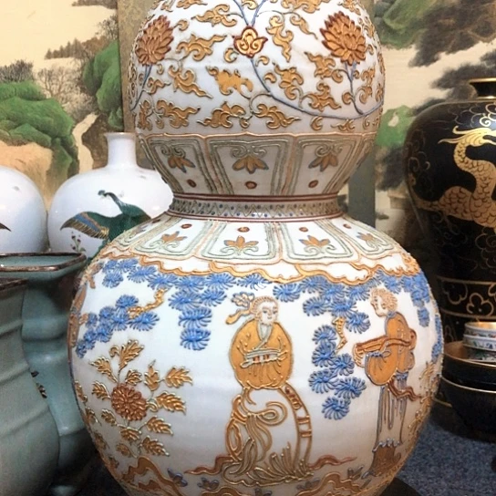 瓷器一件 品相完好瓷器一件，品相完好