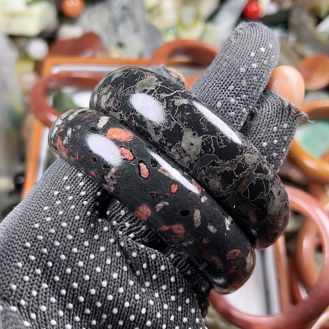 颈饰未镶嵌和田玉人****梦