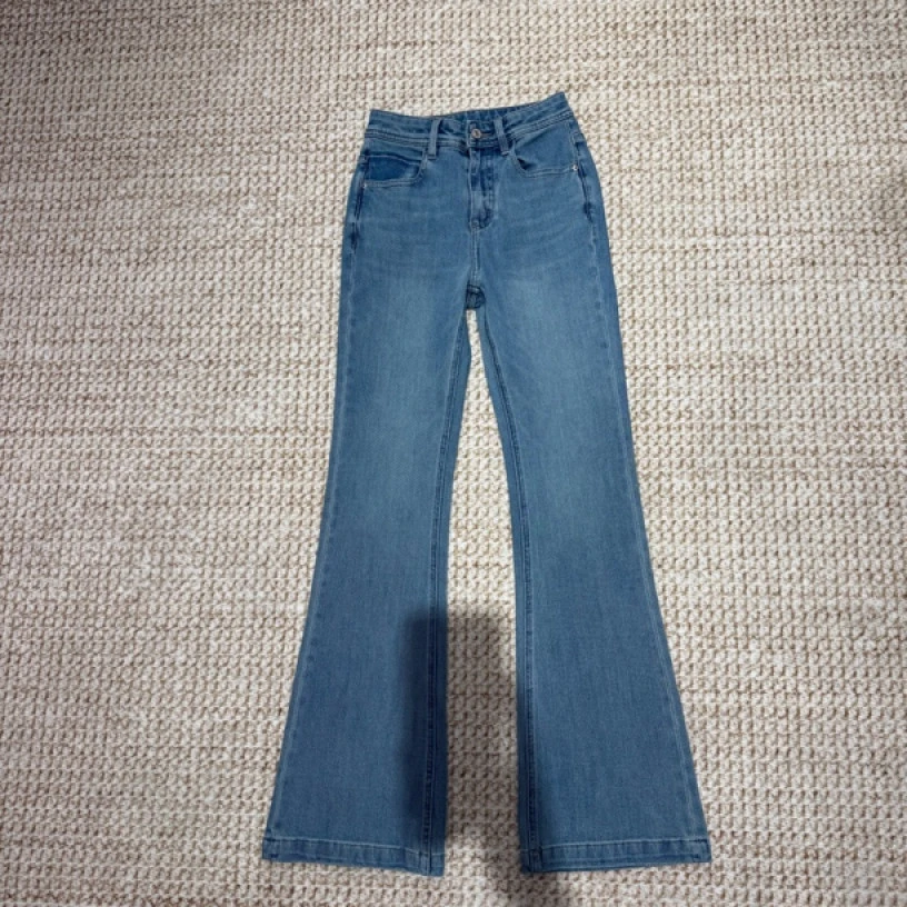6857# 四面弹~蓝色喇叭牛仔裤