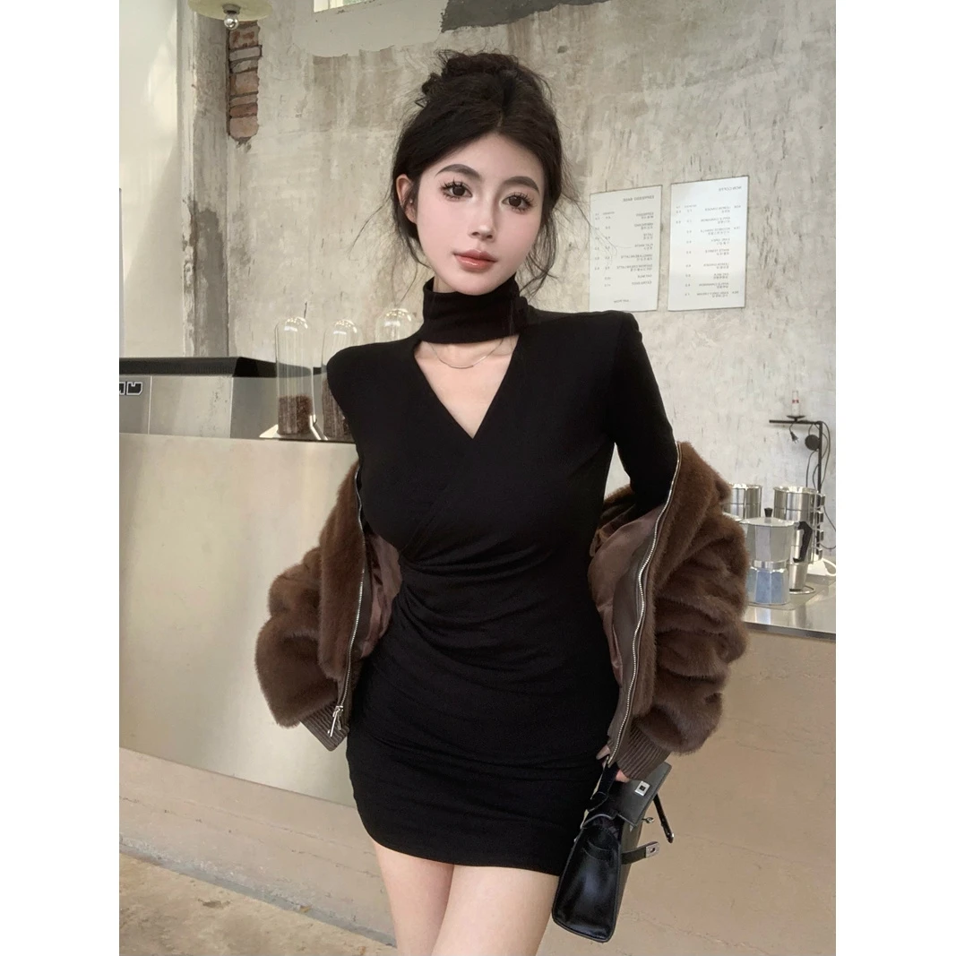 气质辣妹风交叉褶皱连衣裙女秋季新款加绒半高领修身显瘦包臀短裙