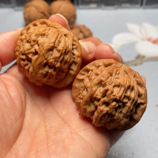 【闪购商品】把件文玩核桃球白………