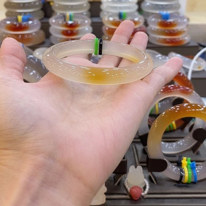 玛瑙/玉髓未镶嵌手镯25